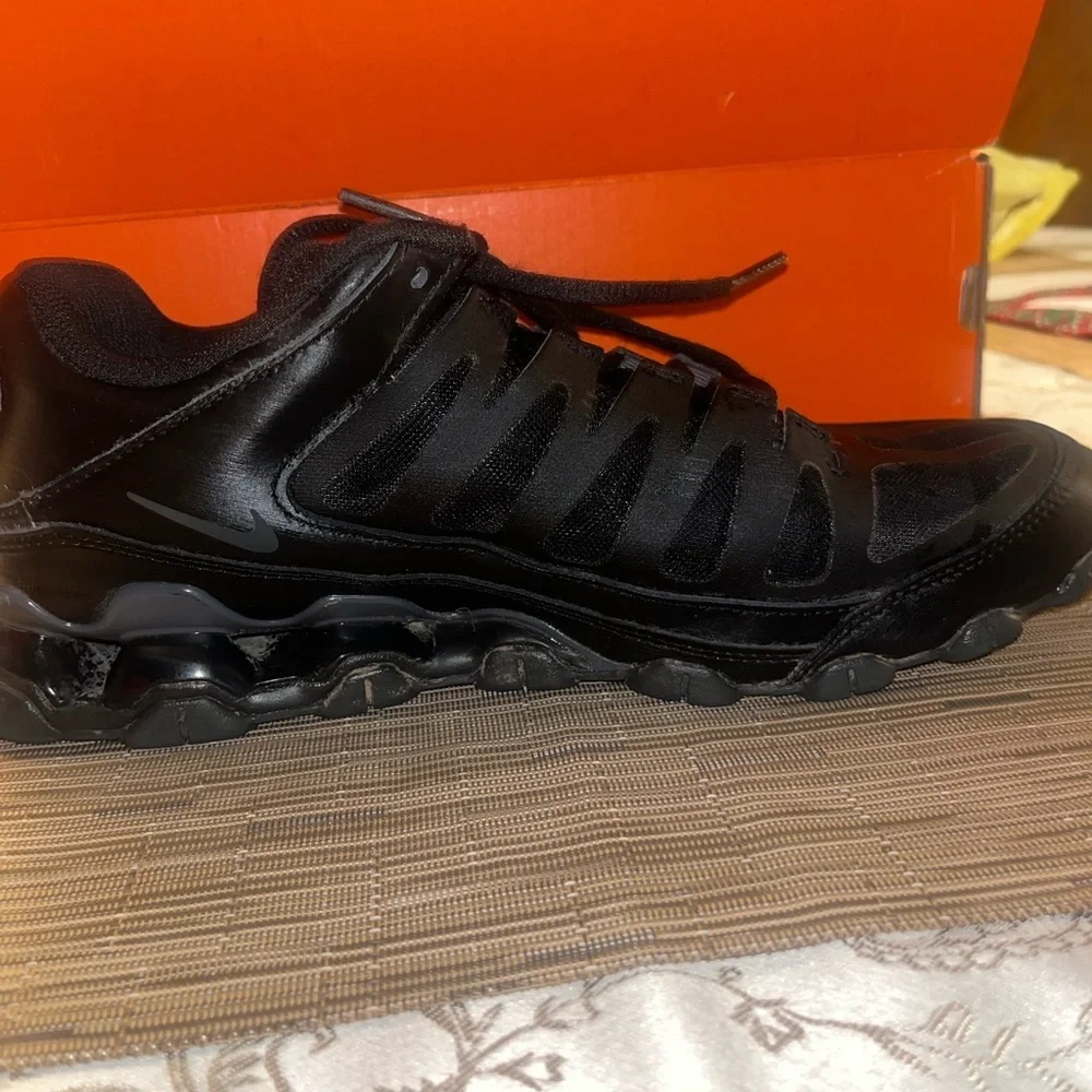 Nike Reax 8 size 9.5 used but in good condition